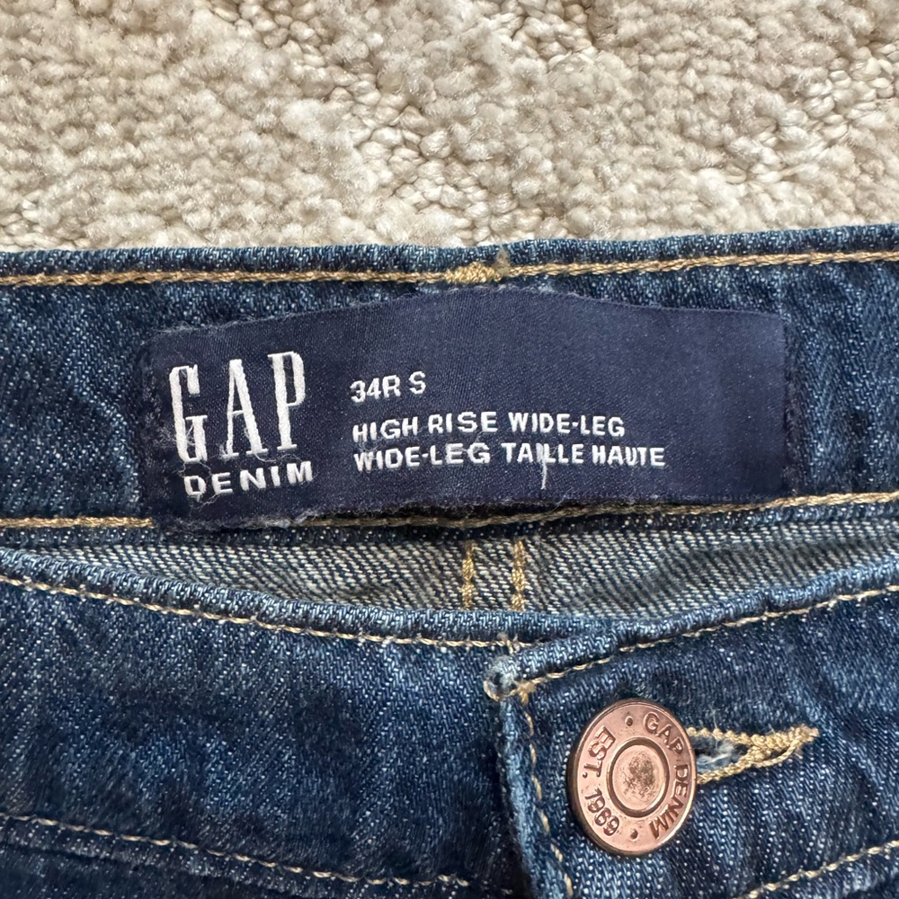 GAP High Rise Wide Legged Jeans - 34R - Picture 3 of 7